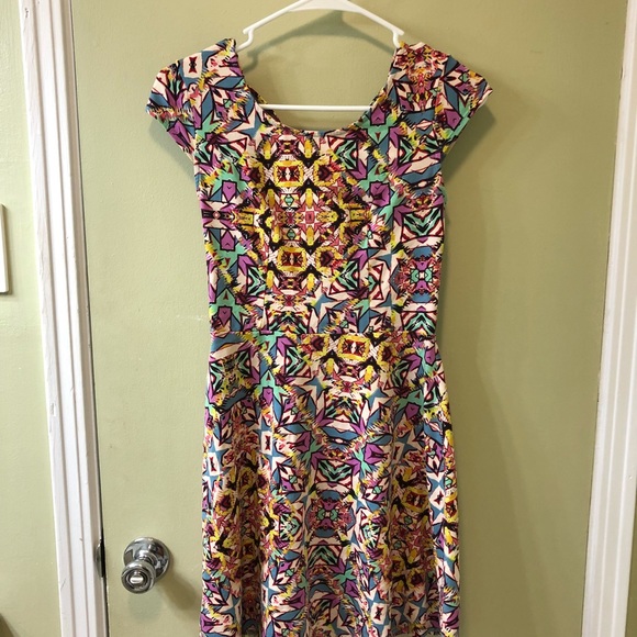 Patterned casual dress - Picture 2 of 4